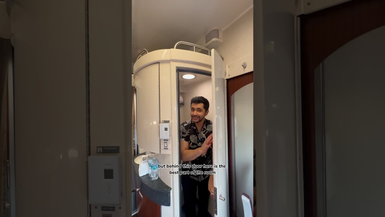 22 HOUR ride on Amtrak&rsquo;s sleeper train (shocked)😳
