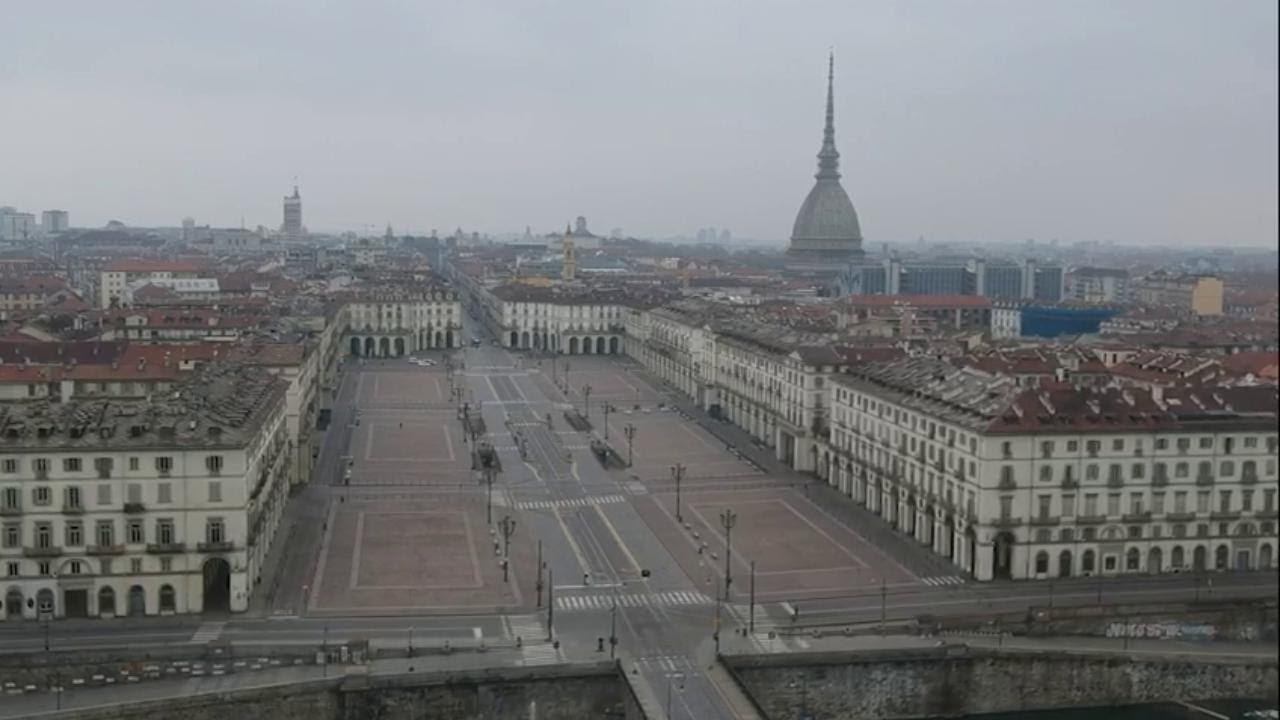 Coronavirus, Torino deserta vista dal drone