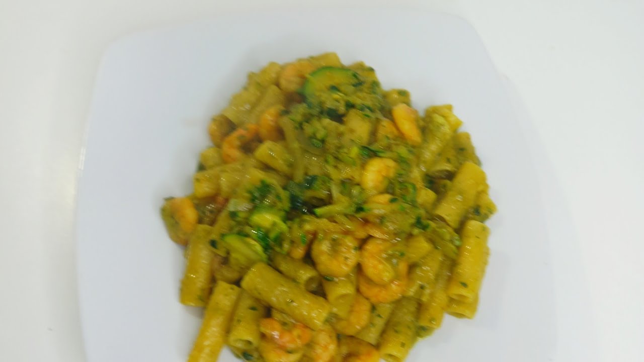 Pasta barilla con zucchini e shrimps @chiinwatv 