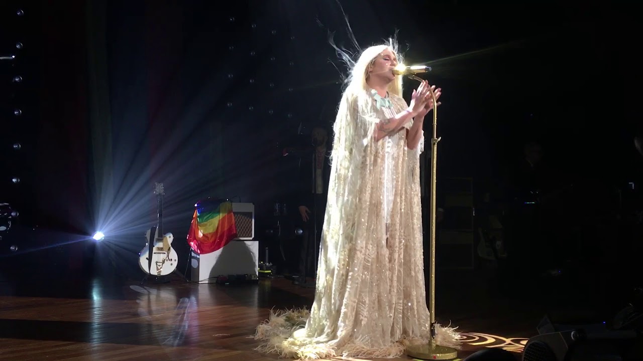 KESHA PRAYING RAINBOW TOUR RYMAN AUDITORIUM NASHVILLE