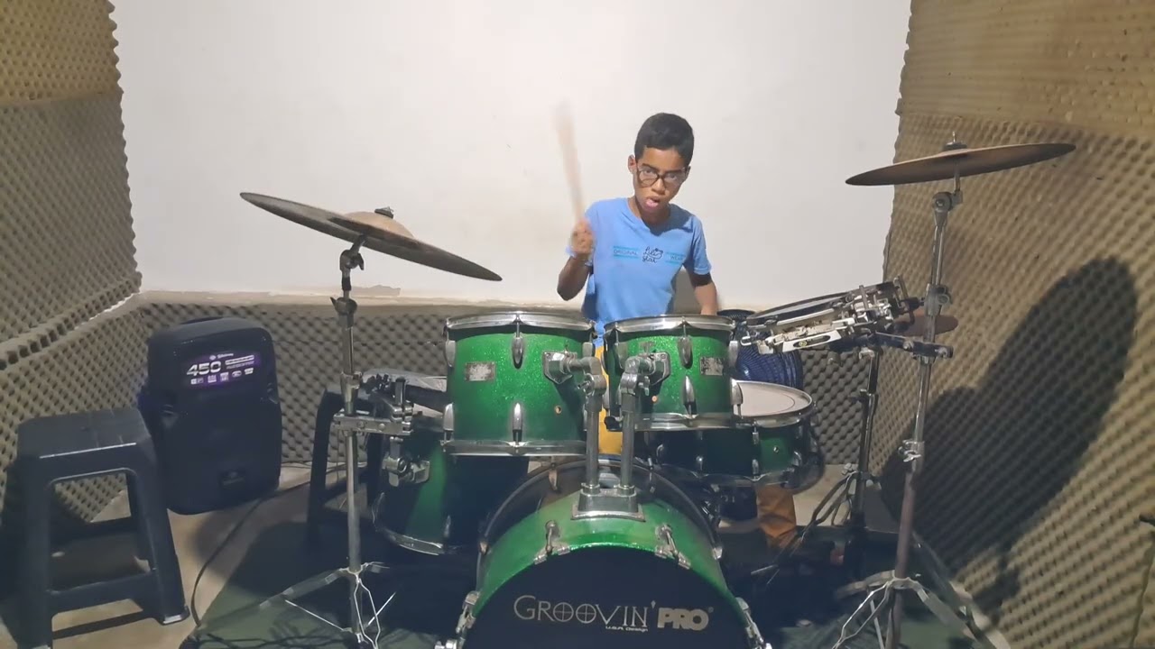 Aluno Brayan tirando parte final da música 🎶 🎶 Fidelidade 🥁🥁
