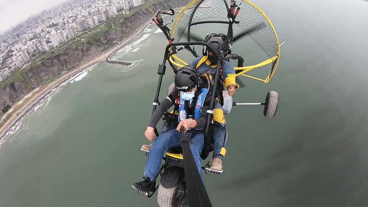 Vuelo por la costa de Lima en parapente