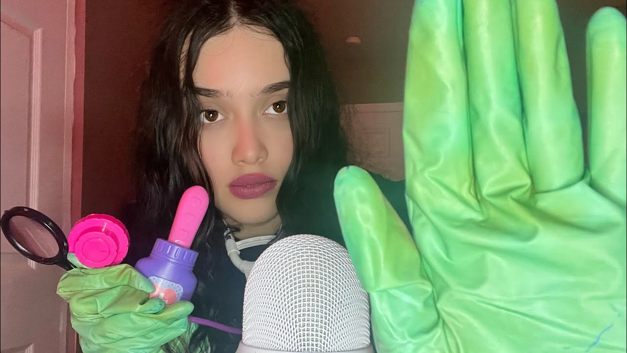 ASMR- ROLE-PLAY DE DOCTORA / TE CHEQUEO LA VISTA , PÁLPITOS DE CORAZÓN , TEMPERATURA ,EXAMEN DE OJOS
