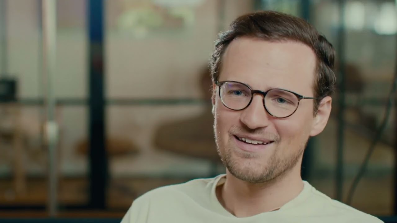 Das ist Bielefeld – Bereit für dich: Einblick in den Tag von Max bei der Dr. Wolff Group