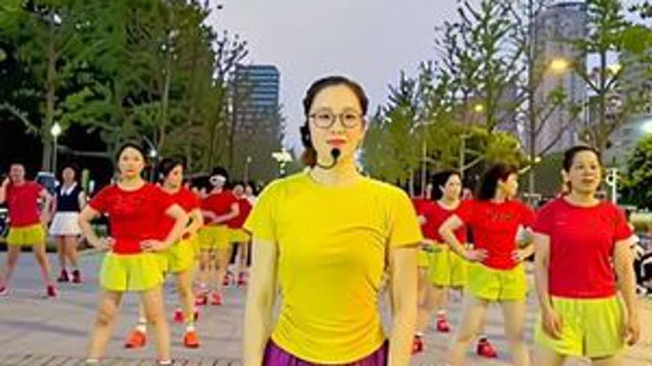《手心有你》琴声依旧健身操完整版！全程扭胯不跑不跳不卷腹！#全民健身运动 #全民健身你我同行 #日常健身打卡