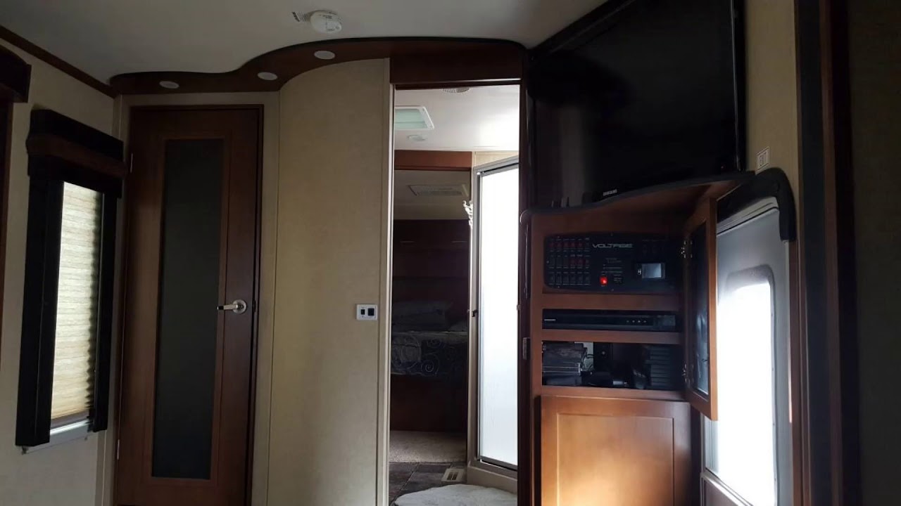 2012 VOLTAGE TOYHAULER 5TH WHEEL   $52000 Glade Park