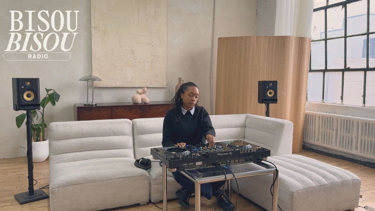 Mellow & Chill R&B Mix in a Cozy Brooklyn Loft | Set 32 | Ceema (Neo-Soul + Alternative R&B)