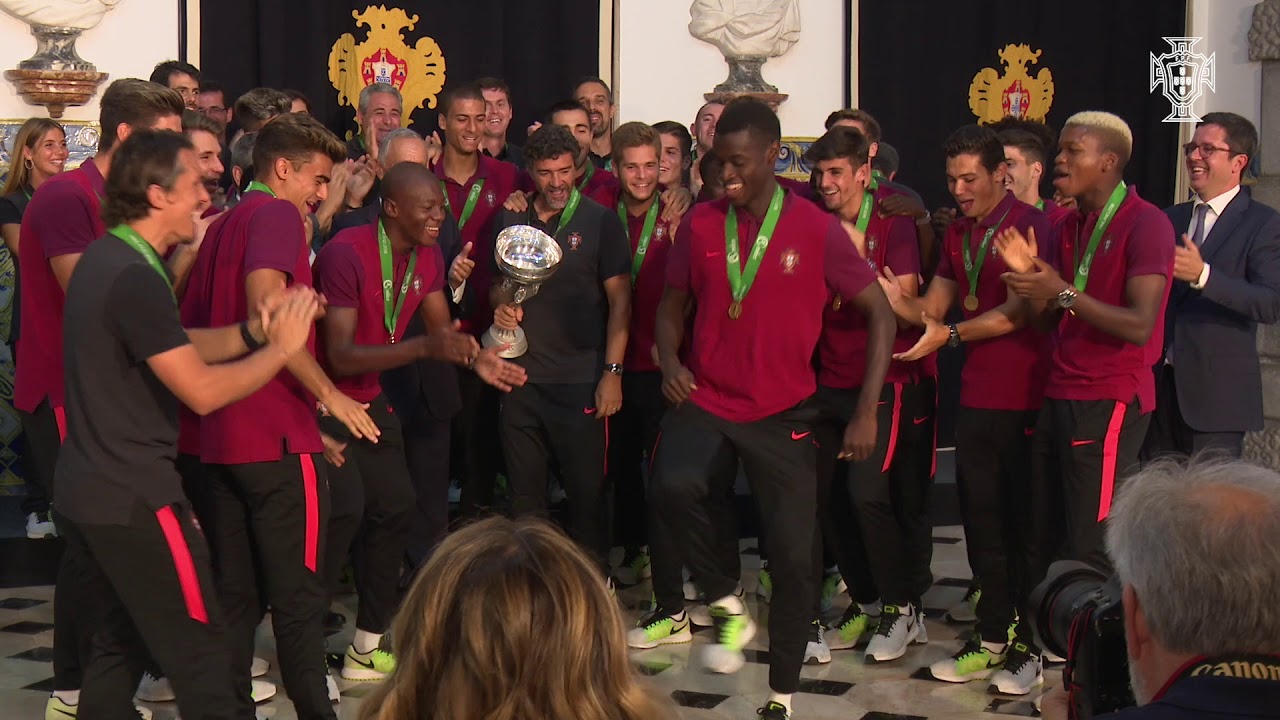 SN Sub-19: dança, ritmo e Marcelo Rebelo de Sousa especialista no 