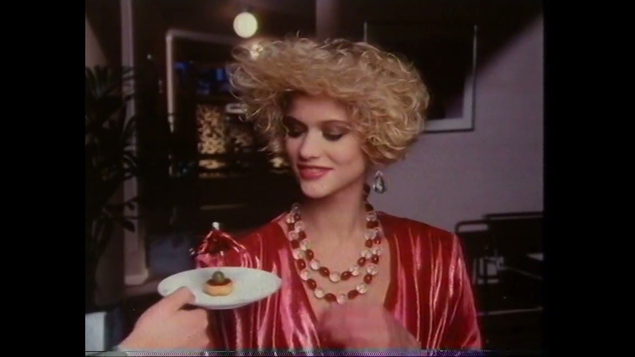 Channel 4 UK TV Vintage Adverts & Continuity - 6th November 1984. Philips N1700 Transfer.