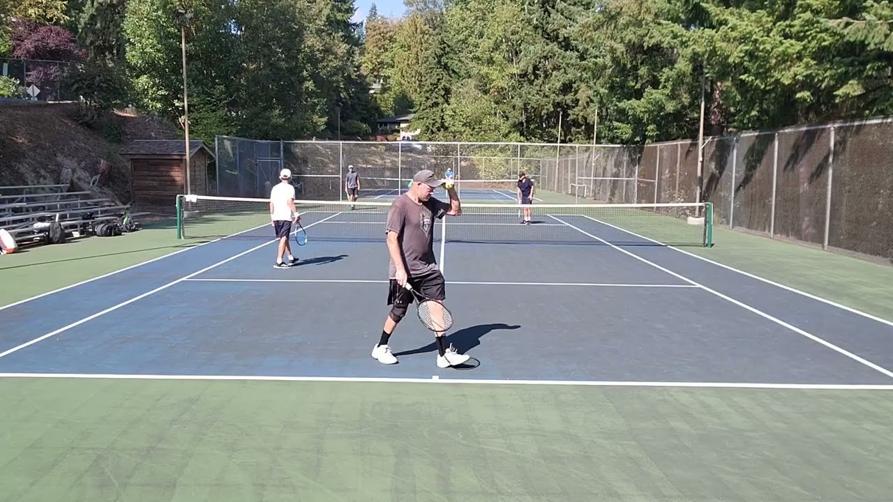 Broken Finger; Unbroken Spirit. Moskowitz Excels on Court!