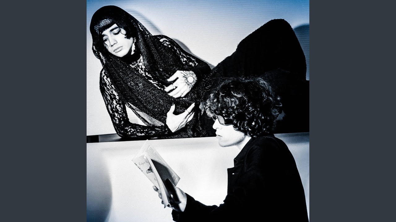 Crystal Castles (feat. Lainne)