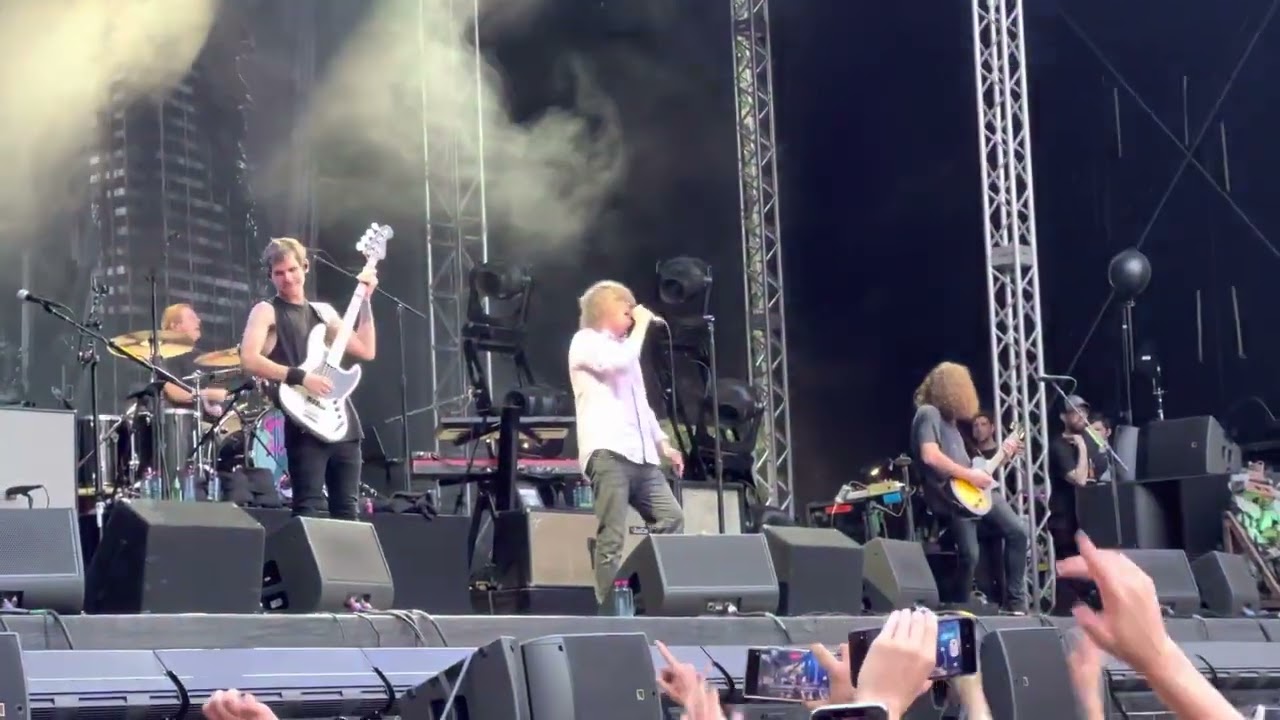 My Chemical Romance live Bonn Germany Headfirst for Halos - 6/18