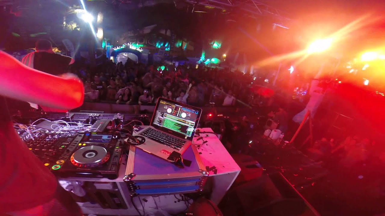 DJ Ace Ramos and MC Paolo Avila Republiq Beach Club