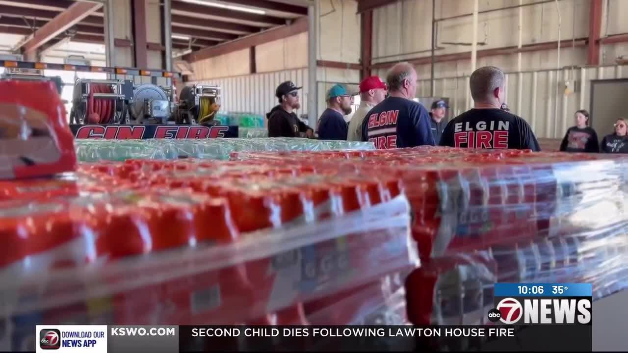 Elgin Fire Department receives donation from MLB player