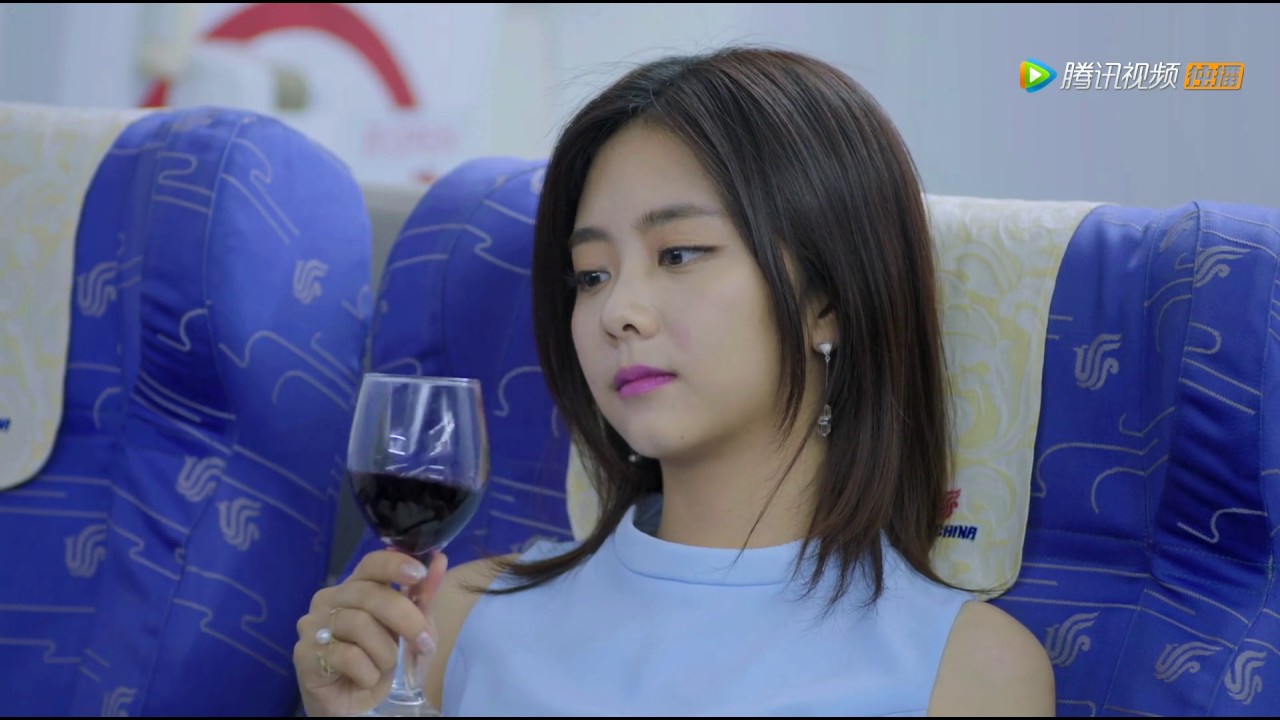 ENG SUB《狐狸的夏天第一季 The Fox's Summer S1》EP01丨设计师碰瓷冷酷总裁，怼到深处自然甜（谭松韵、姜潮）