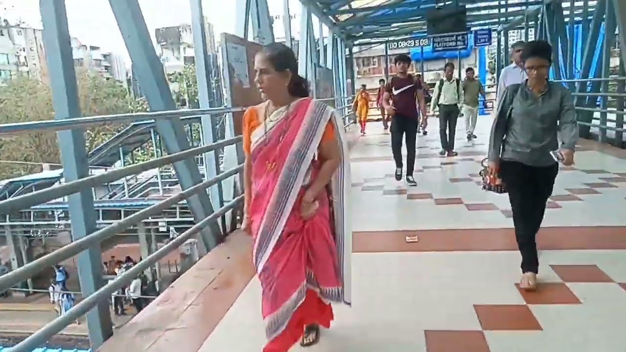 kandivali railway station  //  kandivali // kandivali station Mumbai vlog