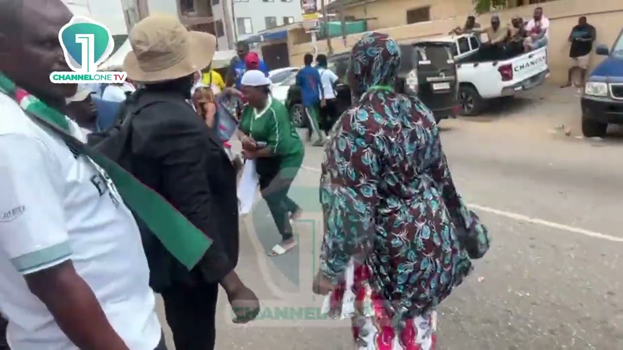 Ayawaso East NDC Primary: Voters Jostle for Free Eggs at Polling Centre