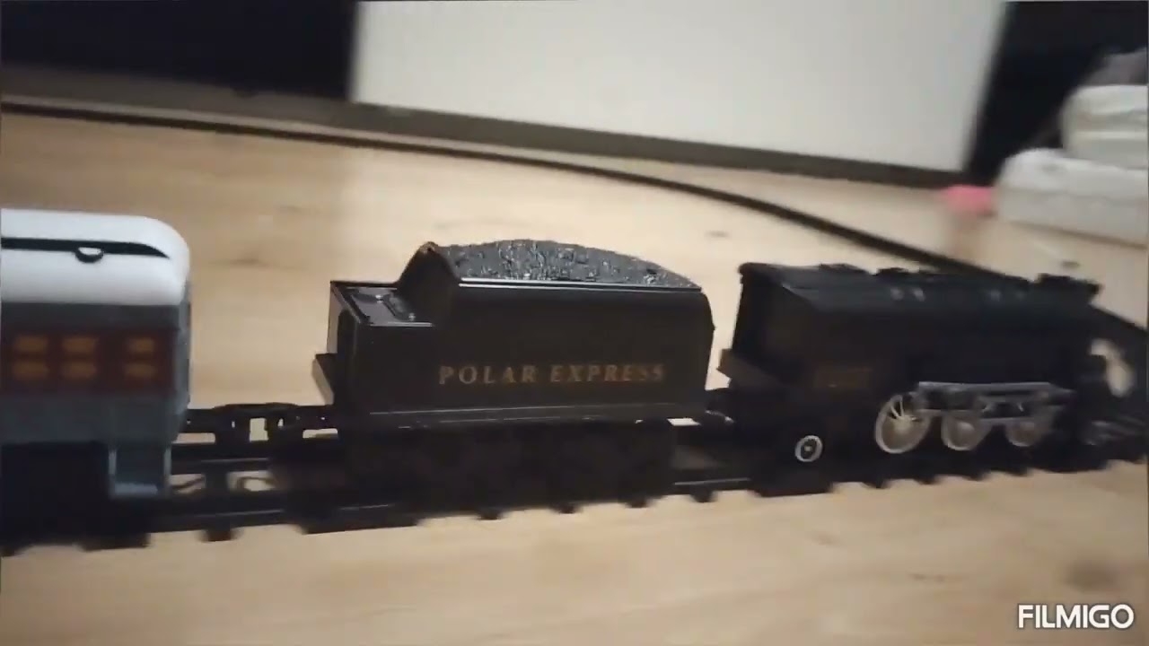 Polar express train set Lionel unboxing 