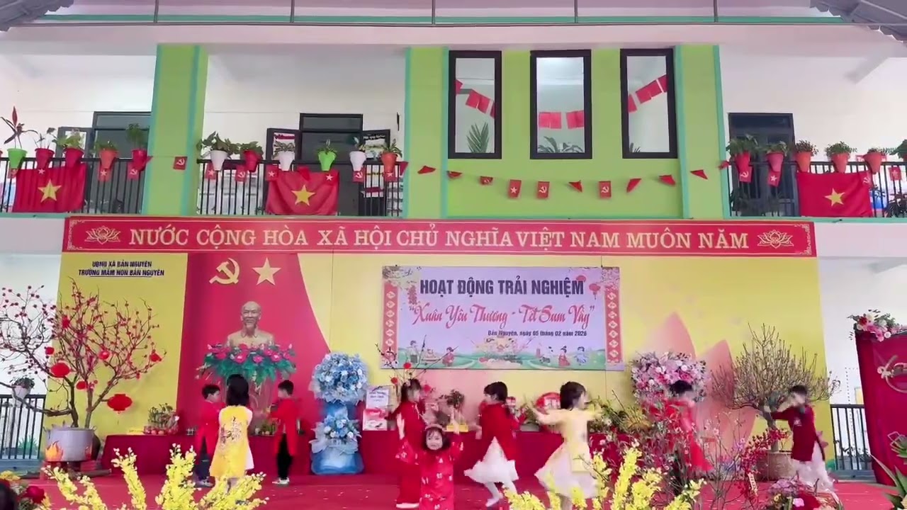 C Gạo múa nhân dịp tết chào xuân 2026