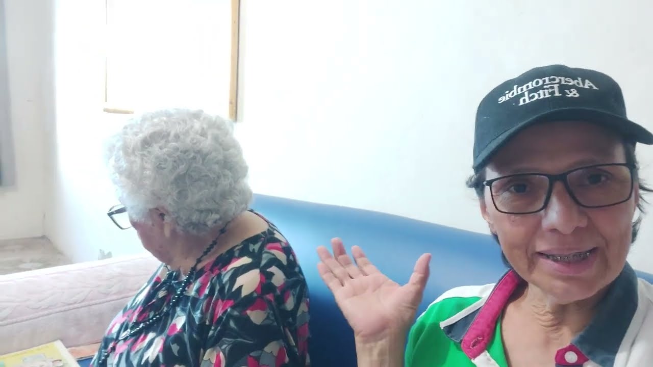 A VOVÓ NAIR TOMOU BANHO FAZ 15 DIAS... KKKKKKKKKKKK...