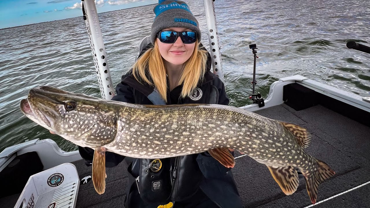 Trolling Spoons for Shallow Water Pike | Spring Fishing on Lake Erie