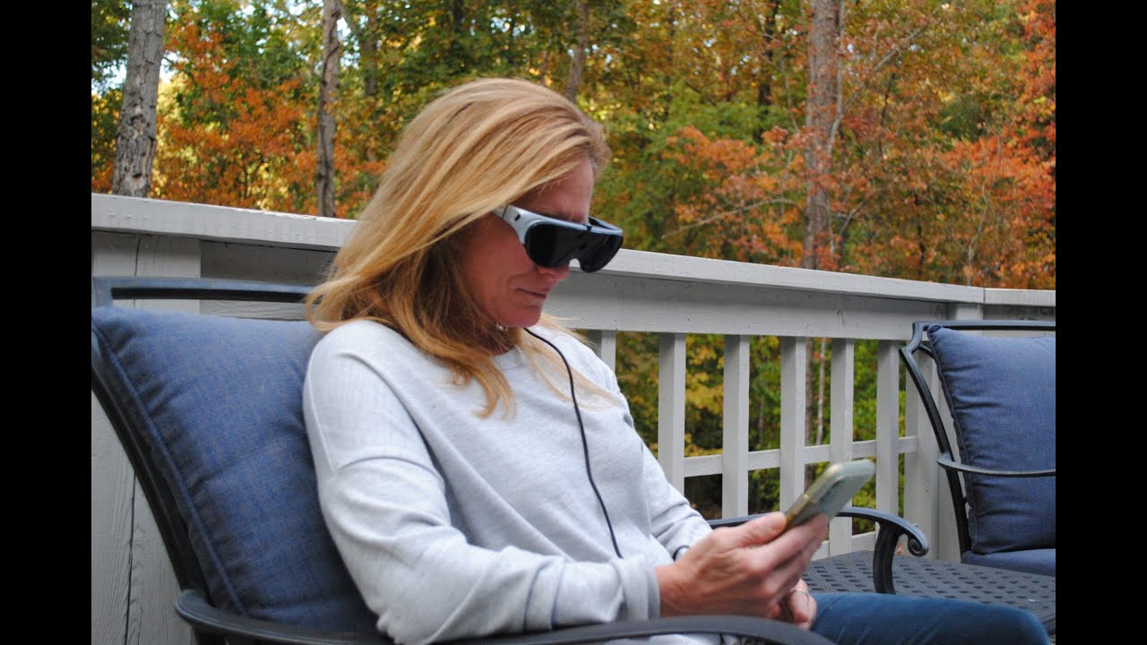 Eyedaptic Eye5 and Eye6 VR Glasses for Magnification with AI