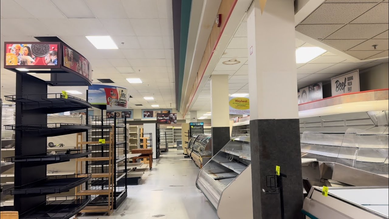Exploring back rooms inside ABANDONED 90’s Grocery Store! Geissler’s Supermarket in South Windsor CT