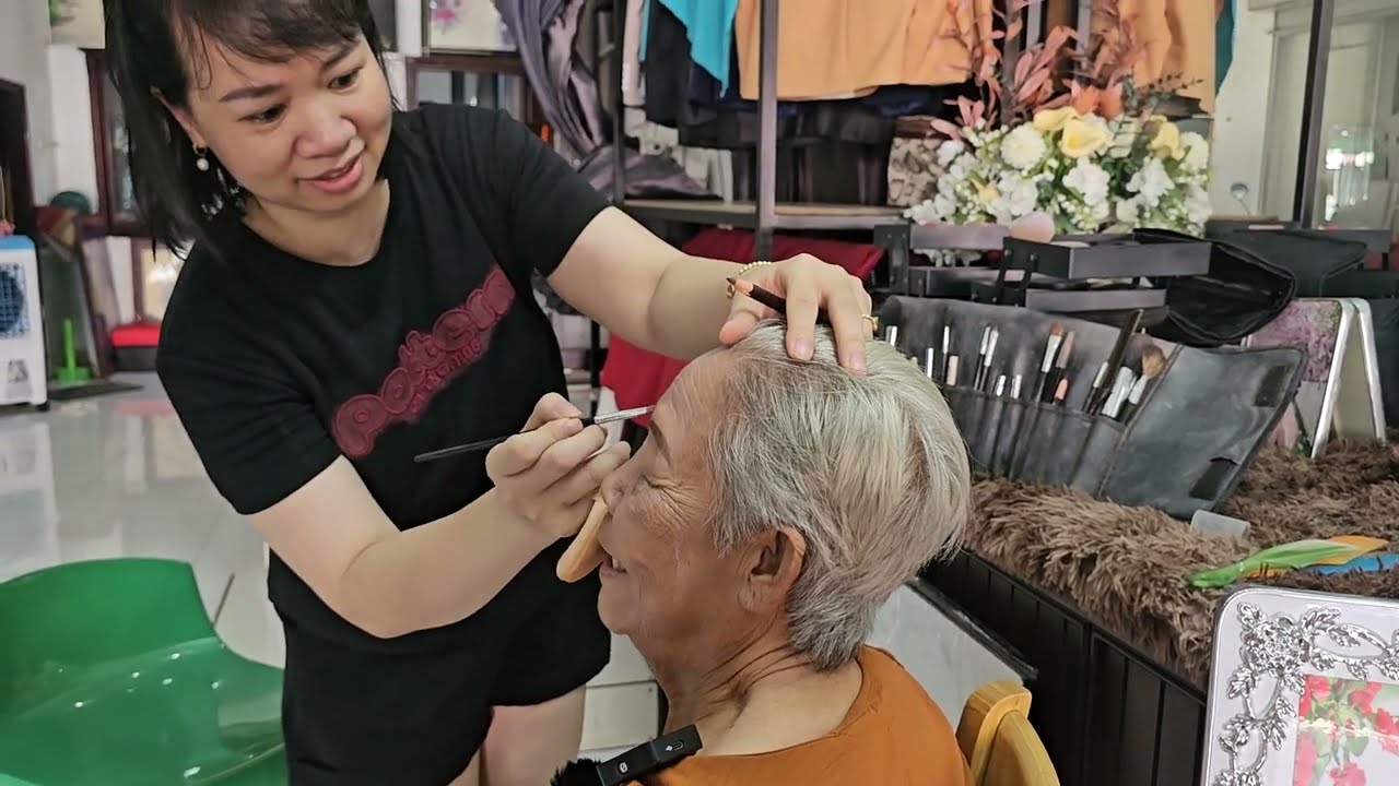 Bà Cụ U86 Cưới Gấp Thanh Niên 18 Tuổi Hốt Về Nhà Luôn Cô Dâu Lớn Tuổi Nhất