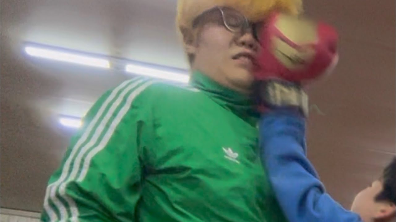 체육관에서 9살이랑 