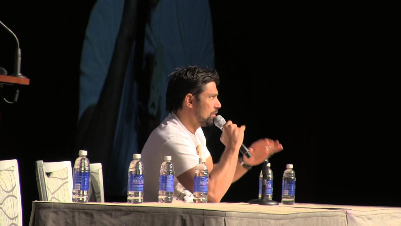 Phoenix Comicon 2014 - Manu Bennett Spotlight
