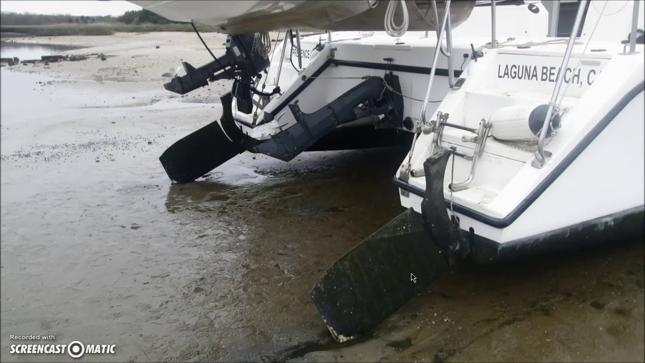 038 Sailing: Intentionally grounding our Catamaran