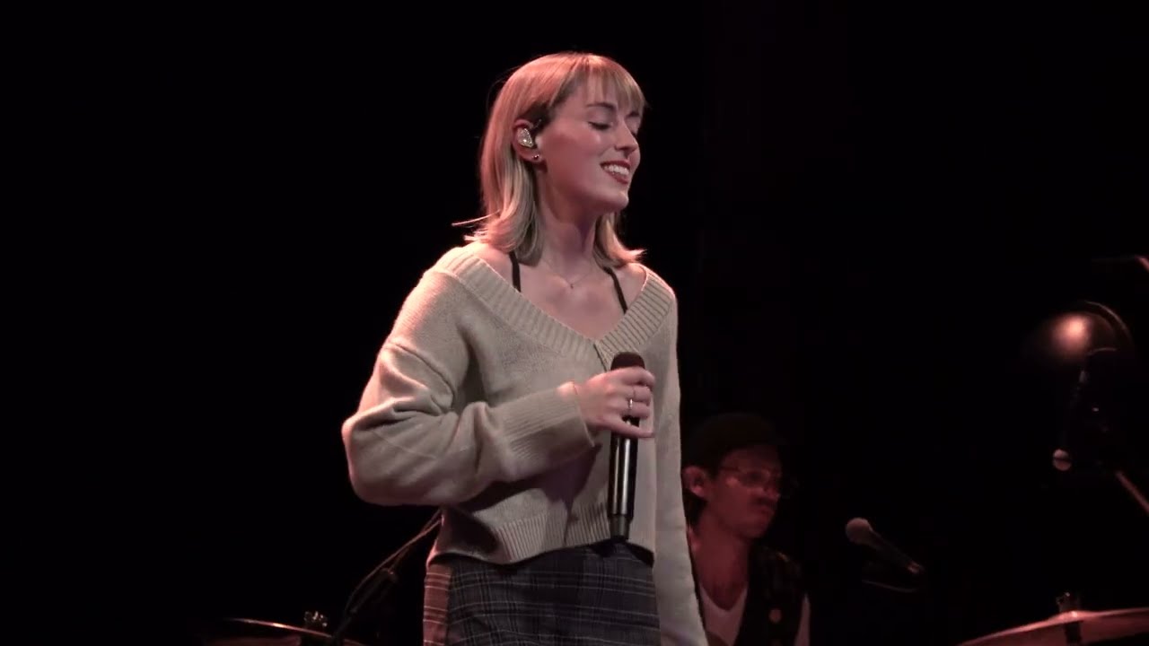 Sasha Alex Sloan - Smiling When I Die (Music Hall of Williamsburg, NYC 11/3/24)