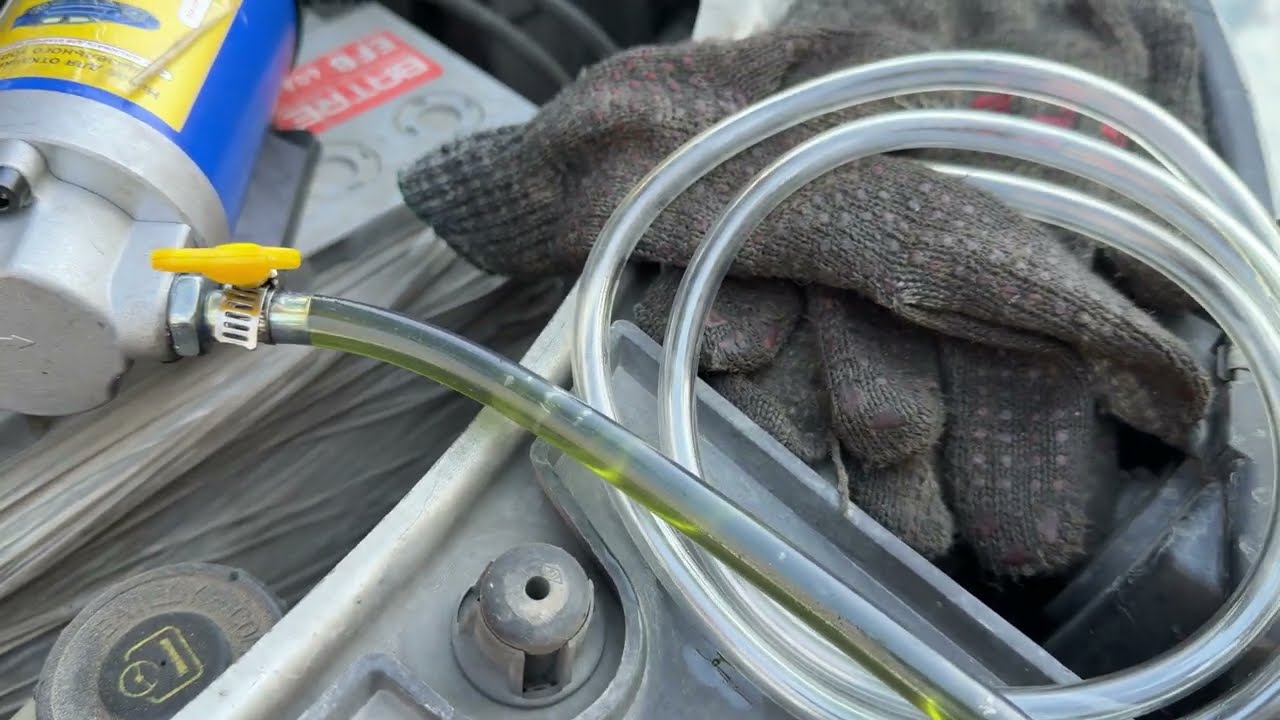 замена масла насосом #такси #automobile
