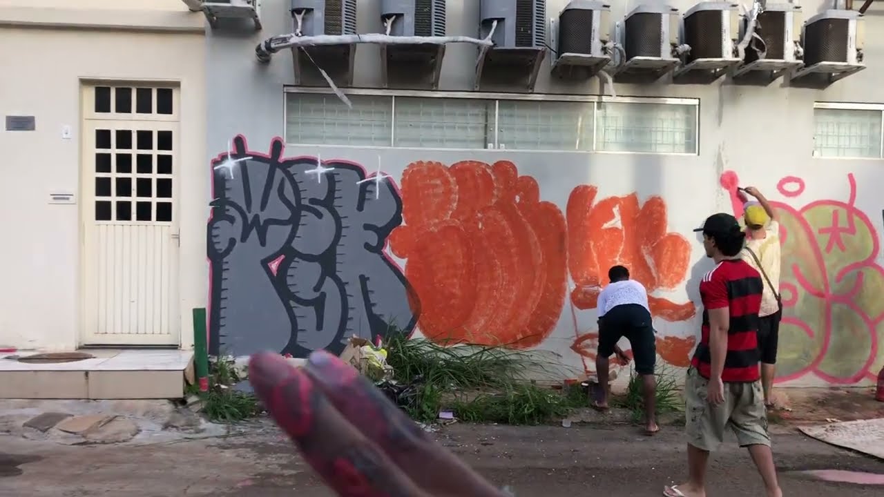 A Day as a Brazilian Graffiti Writer 🇧🇷 (English sub)