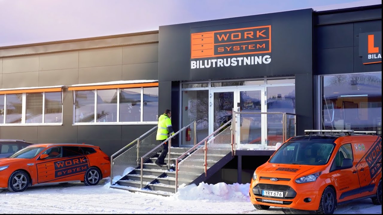 Work System Autokalusteet - Brand Story