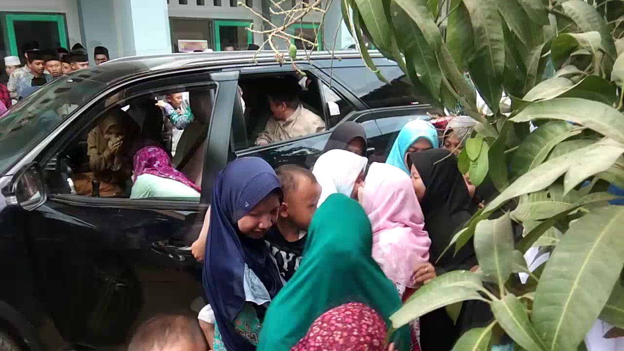 MENYAMBUT KEDATANGAN SANGGURU TERCINTA