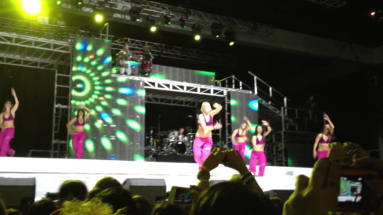Zumba Fitness concert  2013 AYER LA VI
