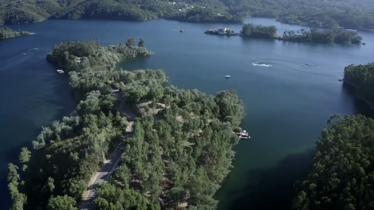 Rio Zezere Lake