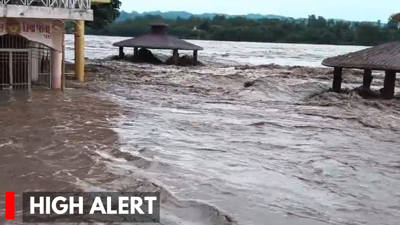 Akhnoor: Chenab River Crosses Danger Mark; Administration on High Alert