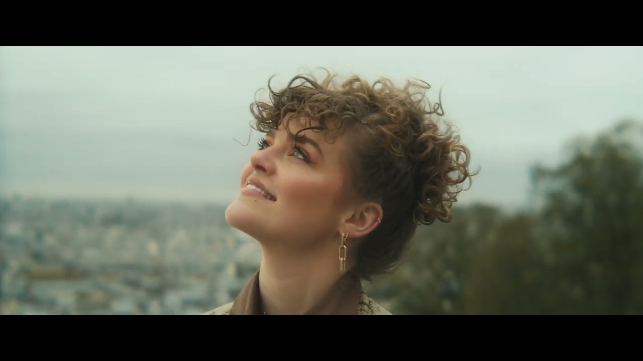 Faith Richards - Alone In Paris (Official Video)