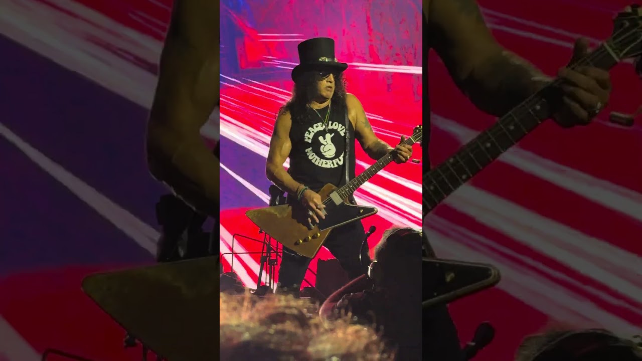 Guns N’ Roses Istanbul 2025–Axl Rose Dances Through “Down On The Farm”(Short #63|by 