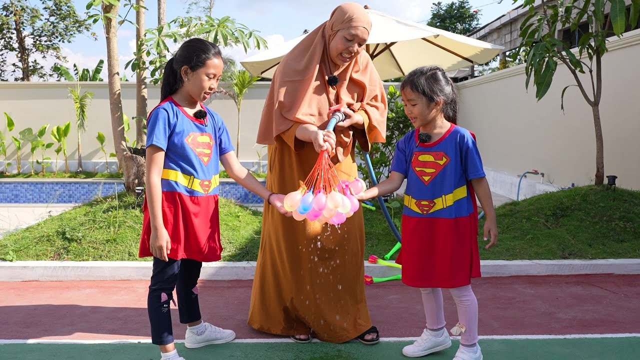 KEYSHA DAN AFSHEENA MELETUSKAN BALON MINI WARNA WARNI - Learn Colors With Balloon