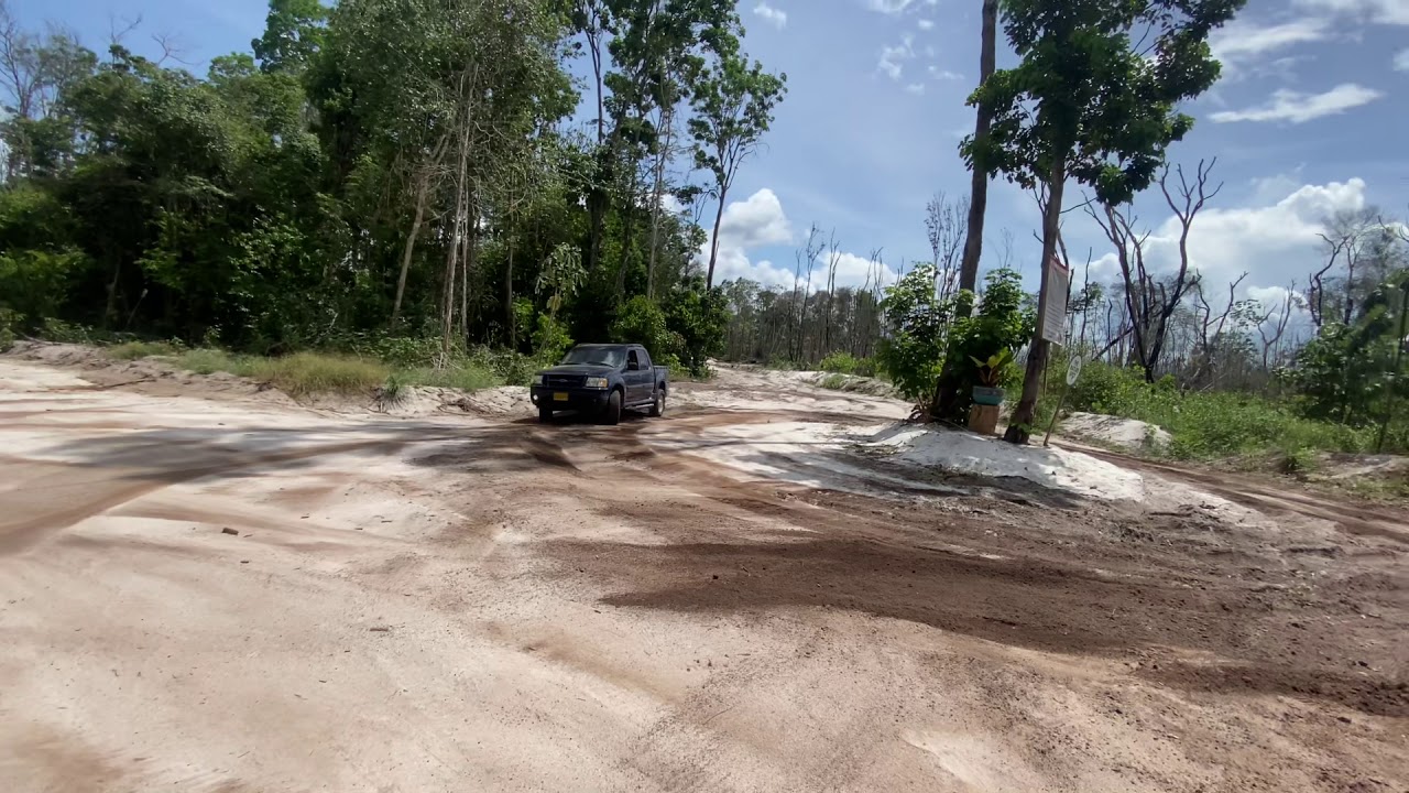 Ford Explorer sport trac 2002 drifting
