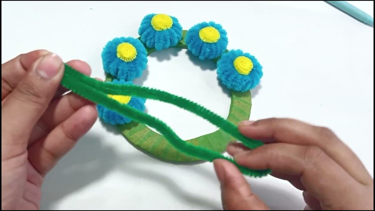 DIY How To Make Pipe Cleaner Flower Wall Hanging