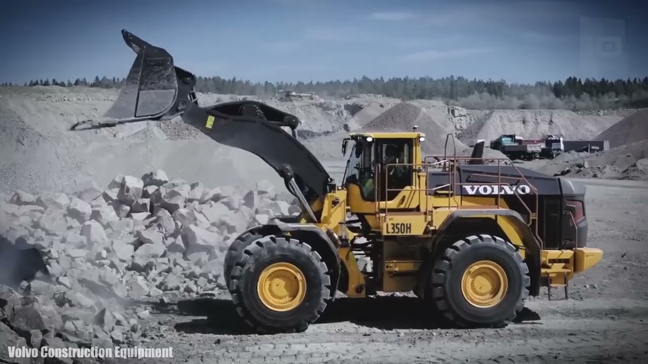 10 Largest and Powerful Wheel Loaders in the World