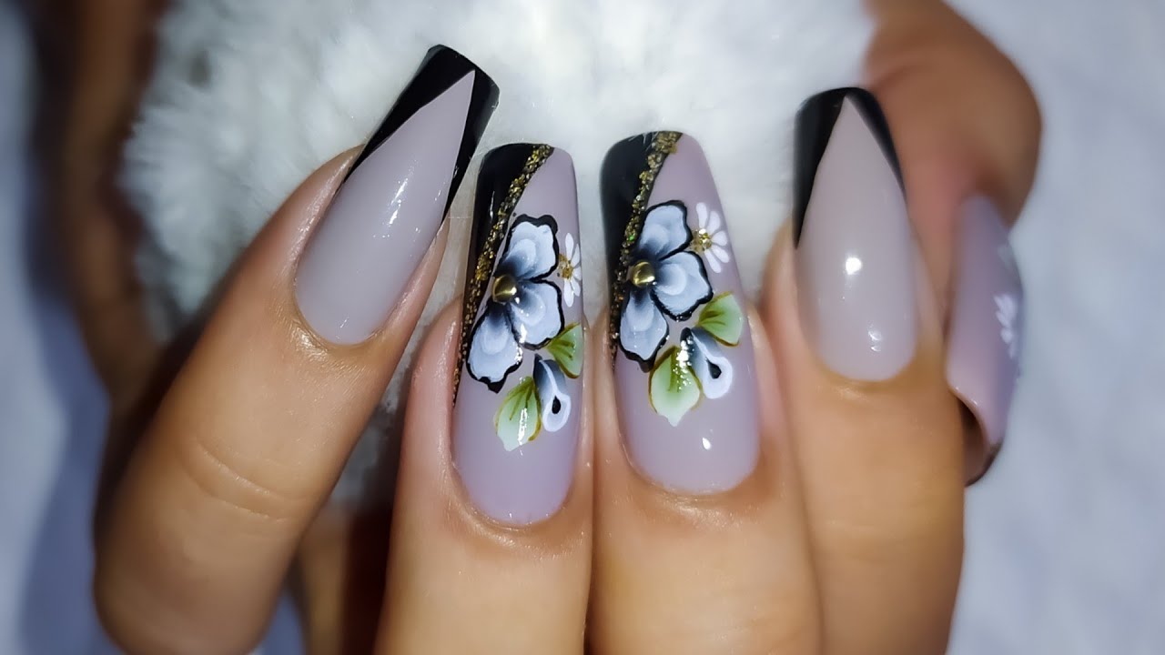 unhas decoradas flor carga dupla