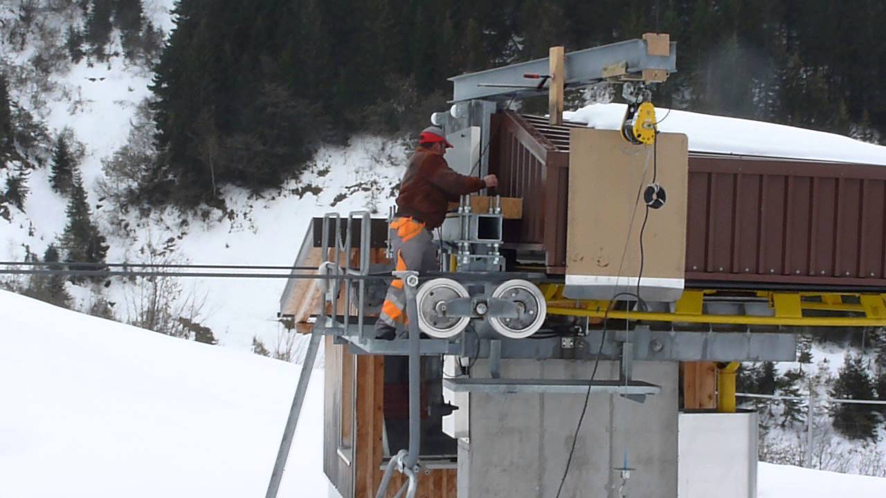 Biel Kinzig: Sesselmontage