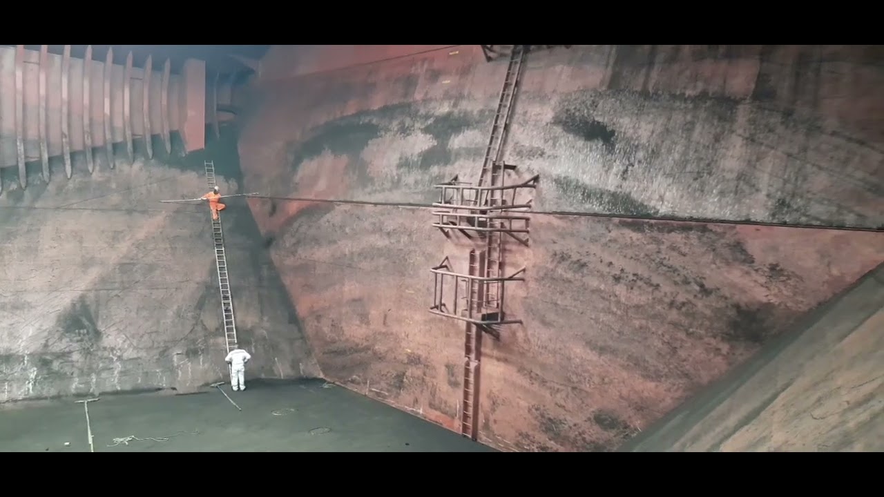 Cleaning Cargo Holds.Coal Cargo👷‍♂️🧹⚓ #work #cleaning #sea