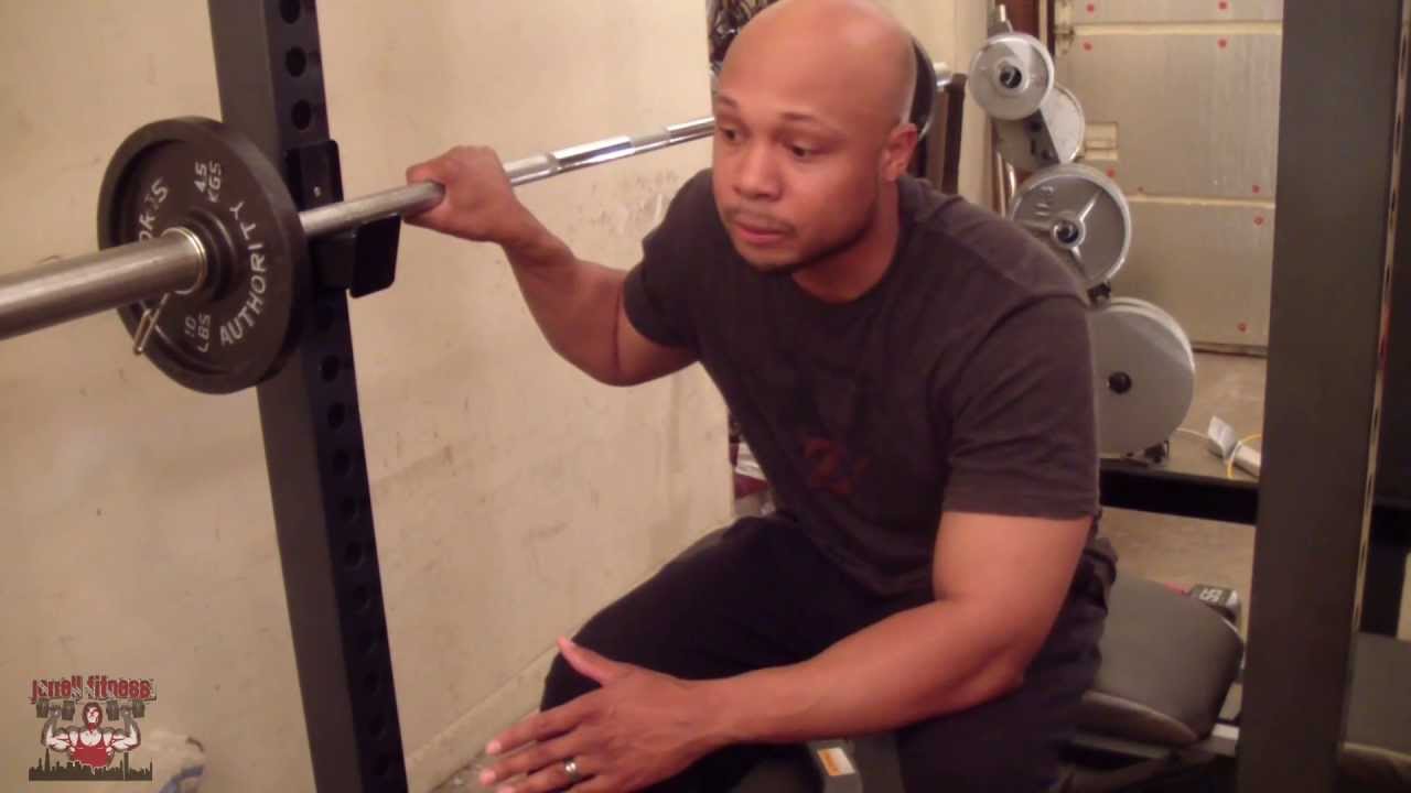 Bench Pressing: Should I Touch My Chest With The Bar..???