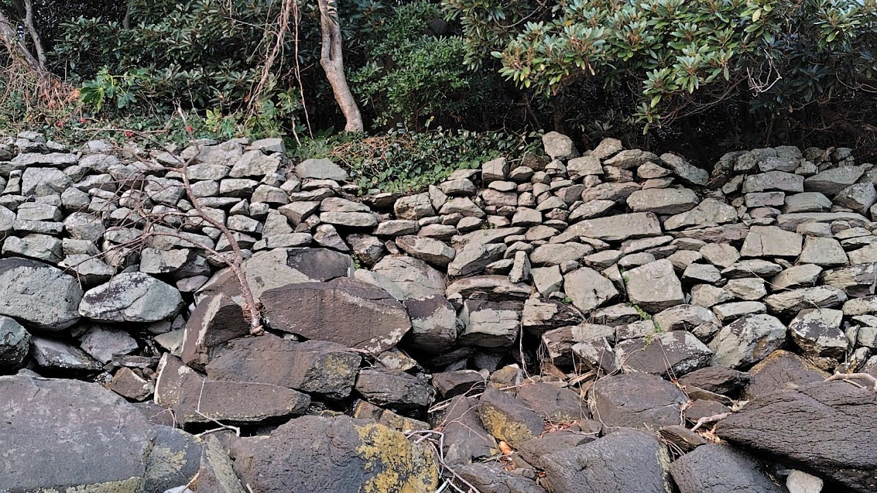 長崎県松浦市、逃の浦の元寇防塁